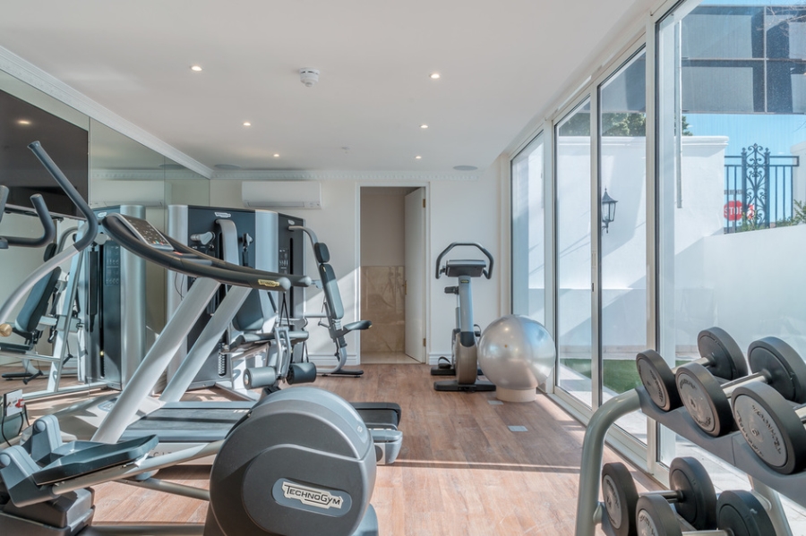 To Let 2 Bedroom Property for Rent in Sea Point Western Cape
